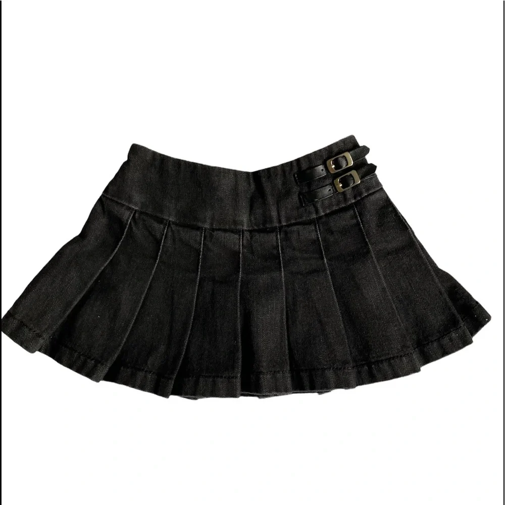 1989 Place Black Pleated Skort with Buckle Detail - Picture 5 of 6